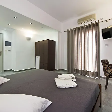 Gianna Penzion Fira (Santorini)