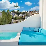 Gianna Fira (Santorini)