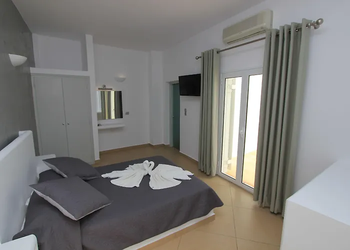 Gianna 4* Fira (Santorini)